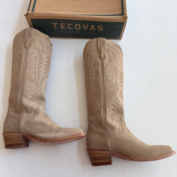 New TECOVAS The Abby Western Boot Women’s SIZE 9 Driftwood Suede - Picture 2 of 12